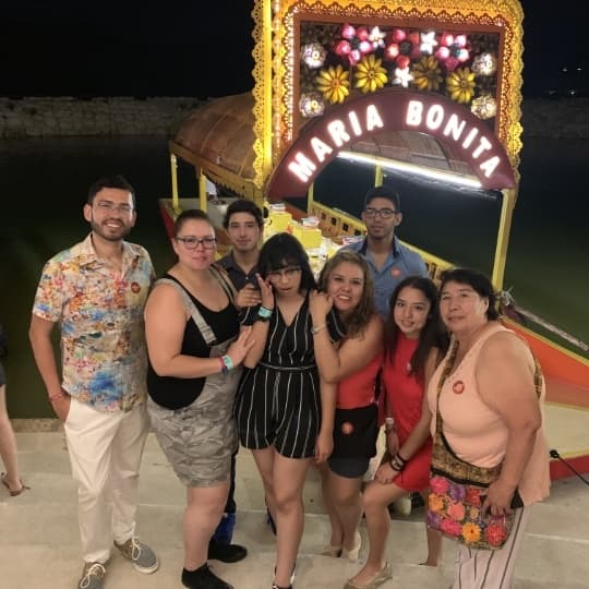 El Dr. Jose Aldana con su familia