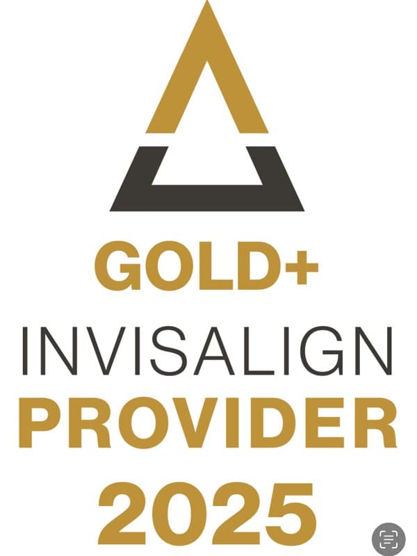 Insignia de Proveedor Invisalign Gold Plus 2025